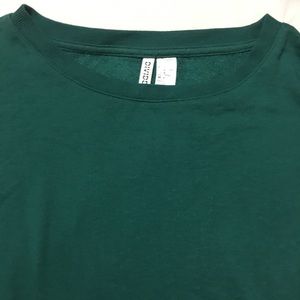 H&M Tops - Green H&M Sweatshirt H&M Tops - Green H&M Sweatshirt